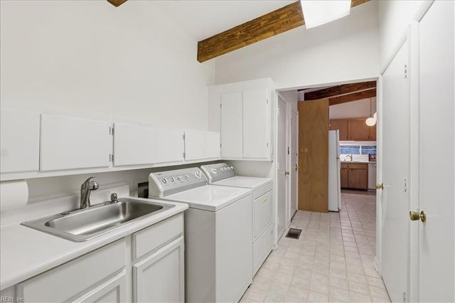 54 N Willard AVE, Hampton, VA 23663