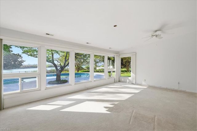 54 N Willard AVE, Hampton, VA 23663