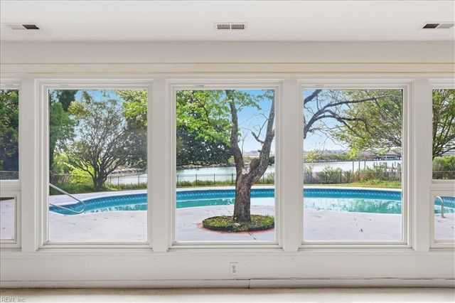 54 N Willard AVE, Hampton, VA 23663