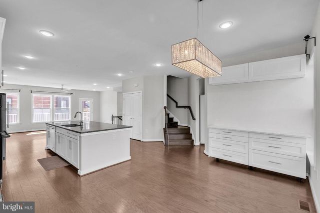 3951 OAK ST, Fairfax, VA 22030