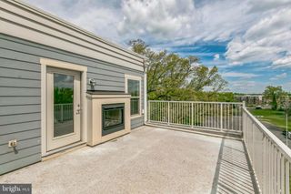 3951 OAK ST, Fairfax, VA 22030