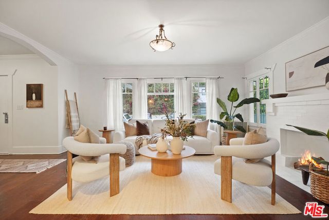 137 Douglas Street, Los Angeles, CA 90026