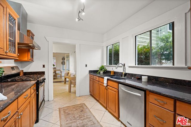 137 Douglas Street, Los Angeles, CA 90026