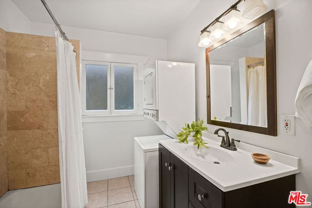 137 Douglas Street, Los Angeles, CA 90026