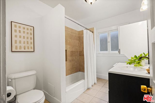 137 Douglas Street, Los Angeles, CA 90026