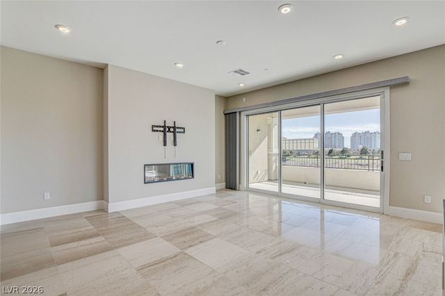 9133 Las Manaitas Avenue 302, Las Vegas, NV 89144
