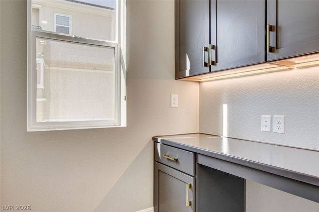 9133 Las Manaitas Avenue 302, Las Vegas, NV 89144