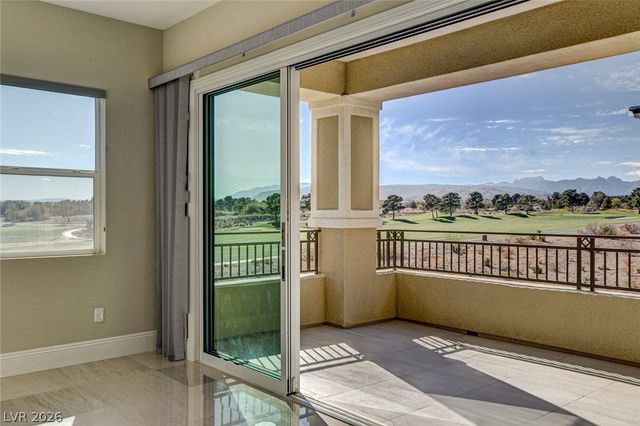 9133 Las Manaitas Avenue 302, Las Vegas, NV 89144