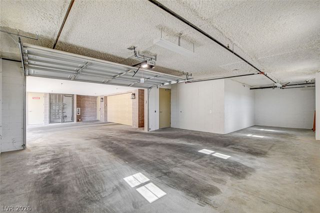 9133 Las Manaitas Avenue 302, Las Vegas, NV 89144