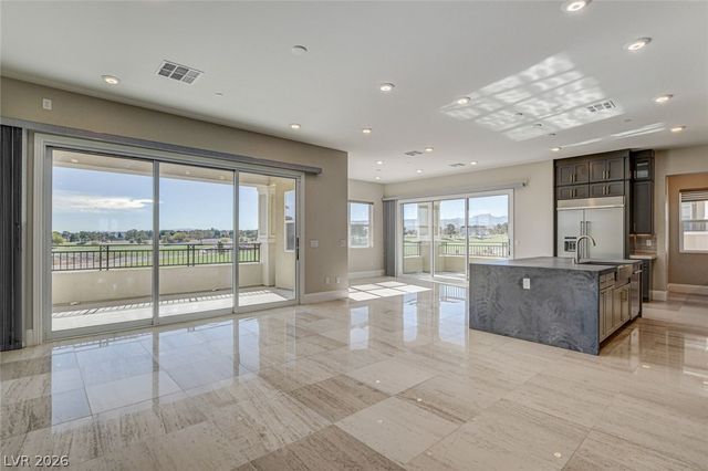 9133 Las Manaitas Avenue 302, Las Vegas, NV 89144
