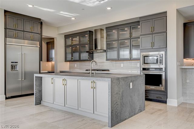 9133 Las Manaitas Avenue 302, Las Vegas, NV 89144