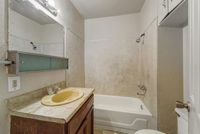 716 Rosalind Ave, Yuba City, CA 95991