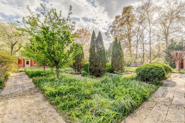 622 S Thornton Avenue, Dalton, GA 30720