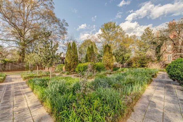 622 S Thornton Avenue, Dalton, GA 30720