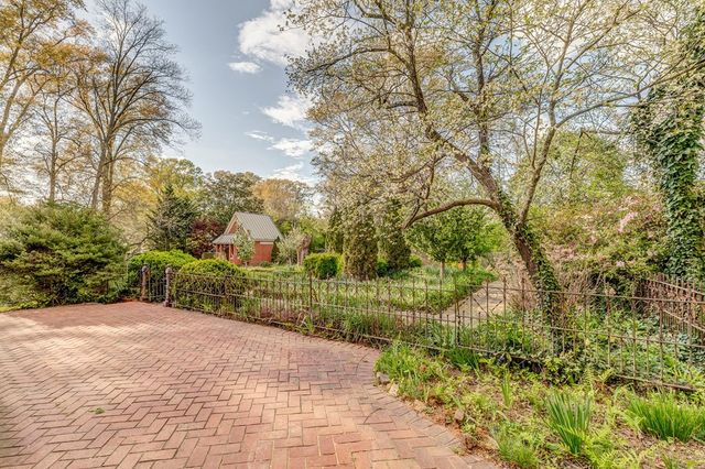 622 S Thornton Avenue, Dalton, GA 30720