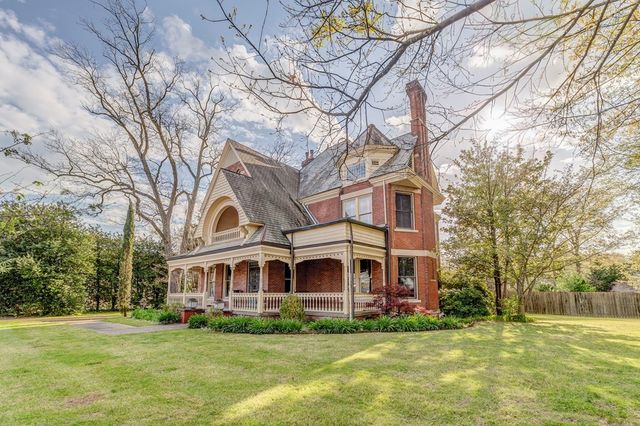 622 S Thornton Avenue, Dalton, GA 30720