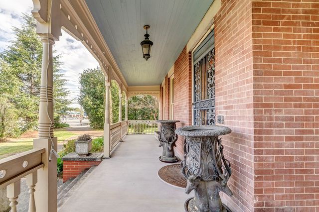 622 S Thornton Avenue, Dalton, GA 30720