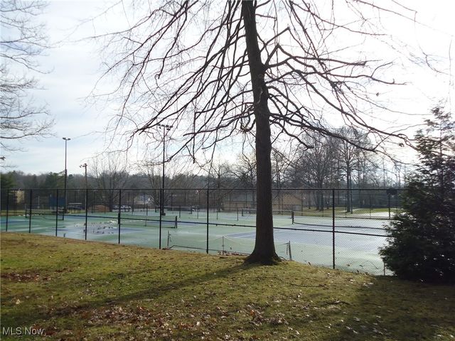 264 Kent Drive, Tallmadge, OH 44278