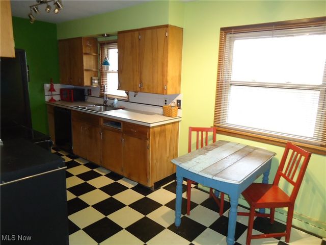 264 Kent Drive, Tallmadge, OH 44278