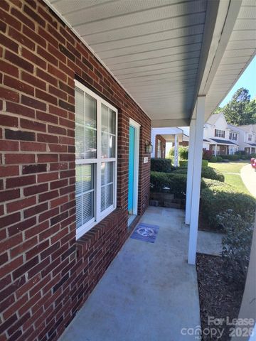1786 Forest Side Lane, Charlotte, NC 28213
