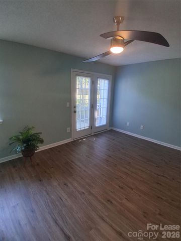 1786 Forest Side Lane, Charlotte, NC 28213