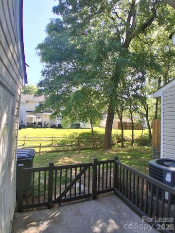 1786 Forest Side Lane, Charlotte, NC 28213