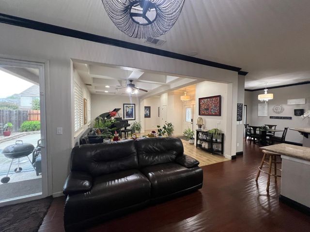 1005 Windmill Cove Ct, Stockton, CA 95209