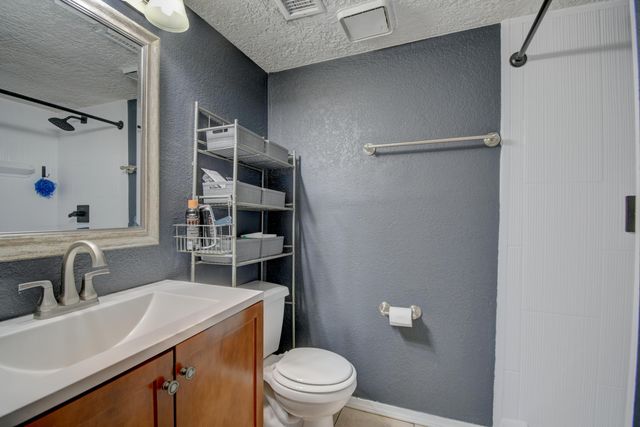 6041 Sequoia Road NW APT B12, Albuquerque, NM 87120