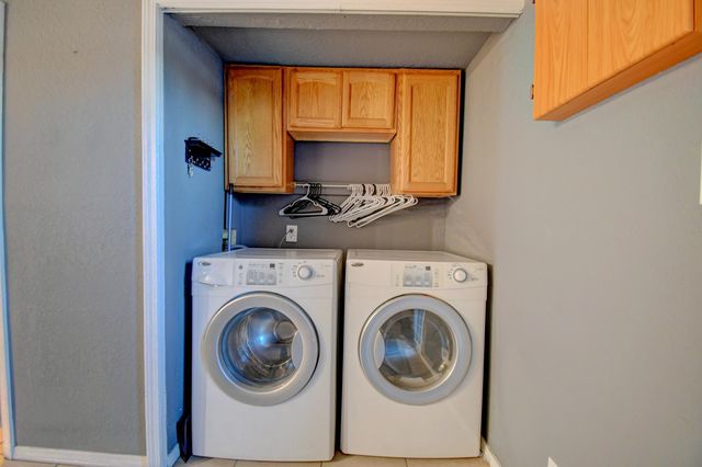 6041 Sequoia Road NW APT B12, Albuquerque, NM 87120
