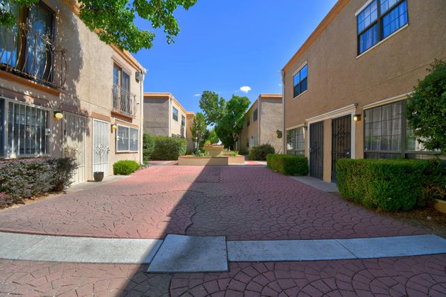 6041 Sequoia Road NW APT B12, Albuquerque, NM 87120