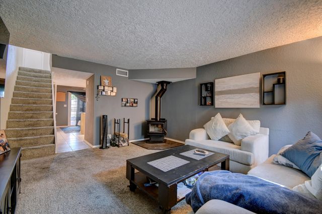 6041 Sequoia Road NW APT B12, Albuquerque, NM 87120