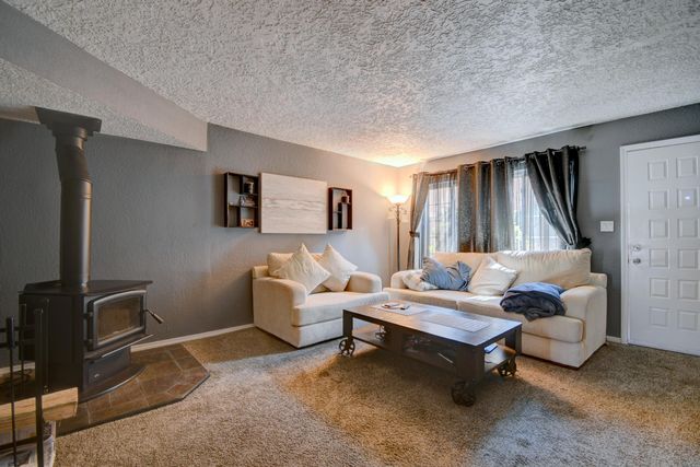 6041 Sequoia Road NW APT B12, Albuquerque, NM 87120