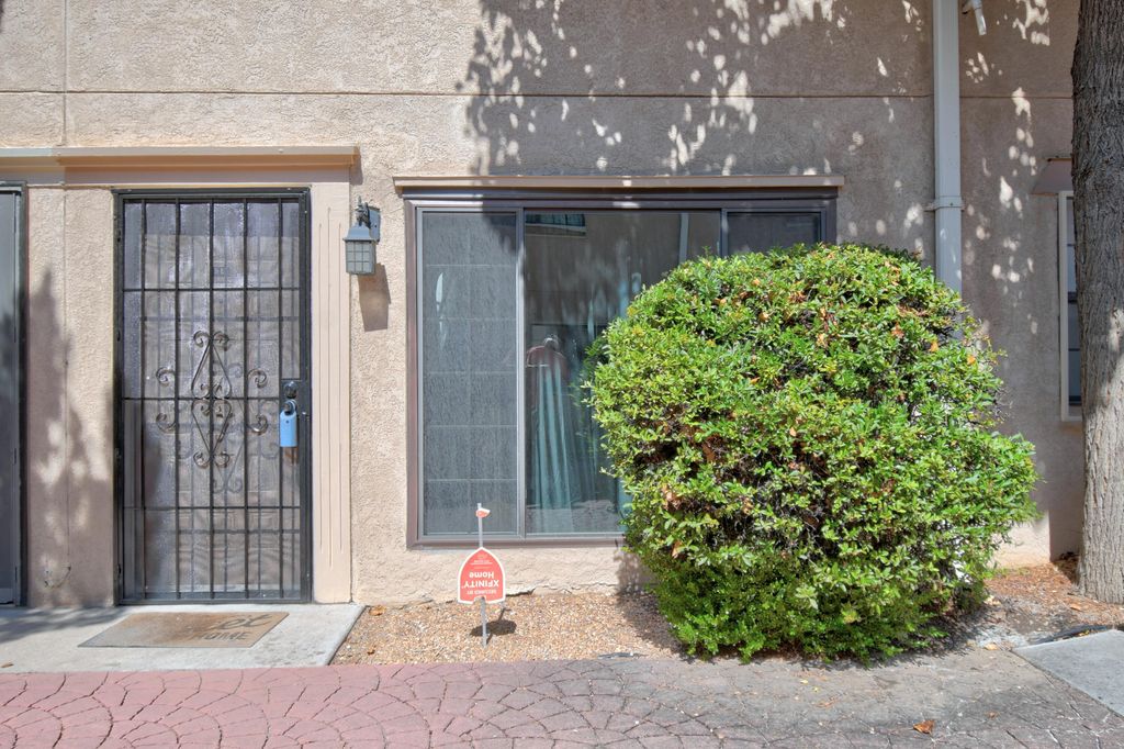 6041 Sequoia Road NW APT B12, Albuquerque, NM 87120