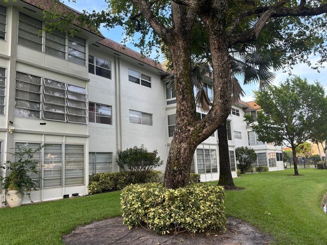 5171 W Oakland Park Boulevard 308, Lauderdale Lakes, FL 33313