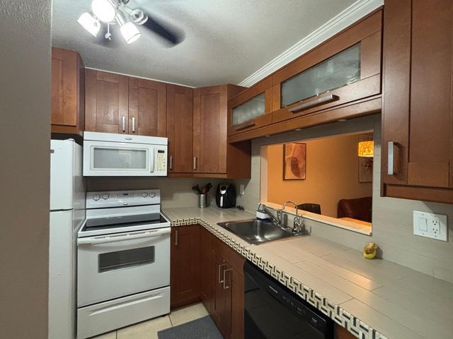 5171 W Oakland Park Boulevard 308, Lauderdale Lakes, FL 33313