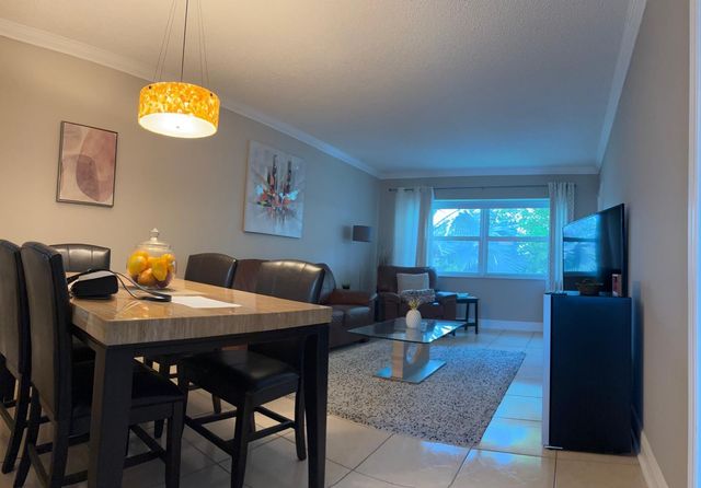 5171 W Oakland Park Boulevard 308, Lauderdale Lakes, FL 33313