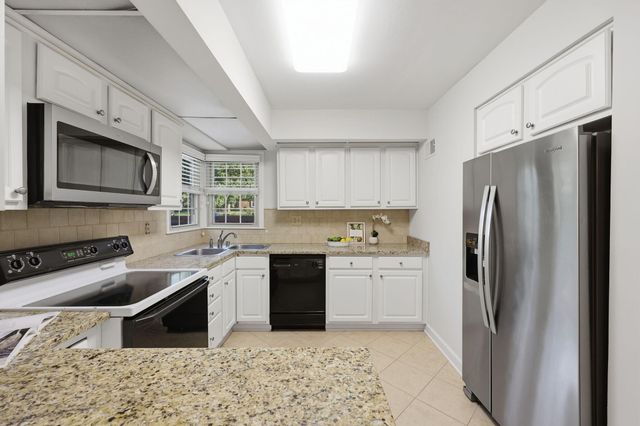 3422 Brandon Drive, Lexington, KY 40502