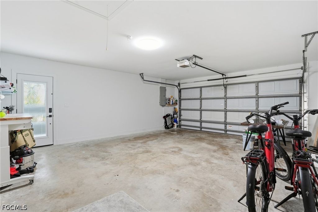 Image 18 of property listing at 5227 SW 11th PL, Cape Coral, FL 33914