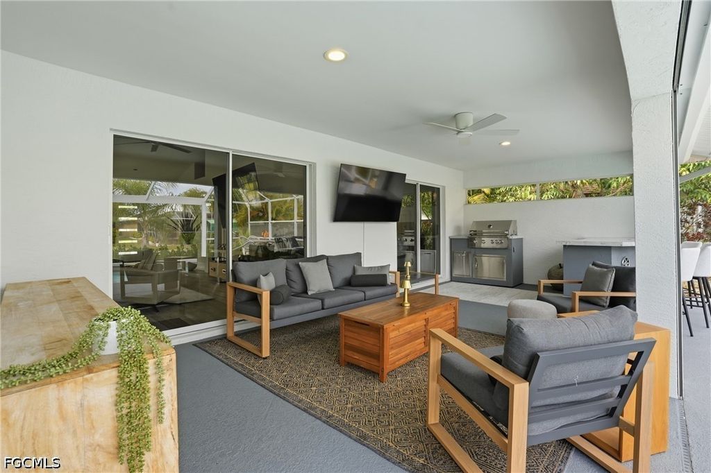 Image 30 of property listing at 5227 SW 11th PL, Cape Coral, FL 33914