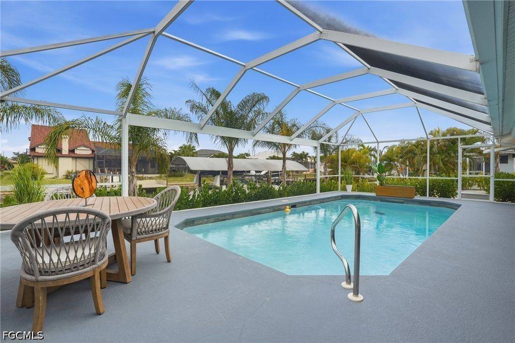 Image 33 of property listing at 5227 SW 11th PL, Cape Coral, FL 33914
