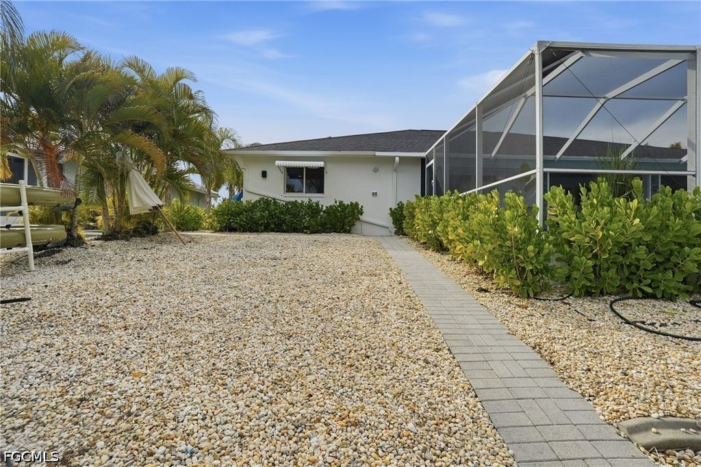Image 36 of property listing at 5227 SW 11th PL, Cape Coral, FL 33914