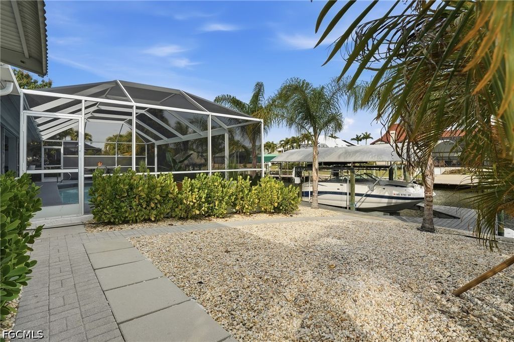 Image 37 of property listing at 5227 SW 11th PL, Cape Coral, FL 33914