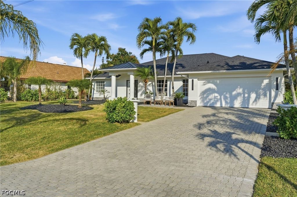 Image 9 of property listing at 5227 SW 11th PL, Cape Coral, FL 33914