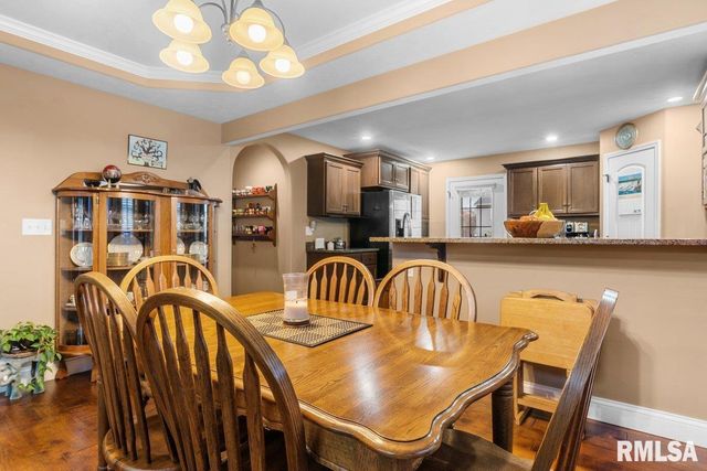 1606 Chriswell Gardens Street, Chatham, IL 62629