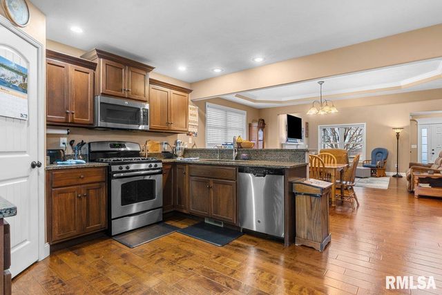 1606 Chriswell Gardens Street, Chatham, IL 62629