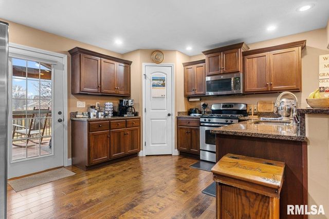 1606 Chriswell Gardens Street, Chatham, IL 62629