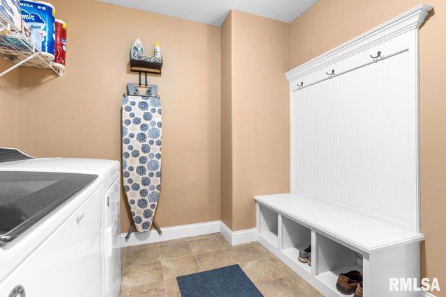 1606 Chriswell Gardens Street, Chatham, IL 62629