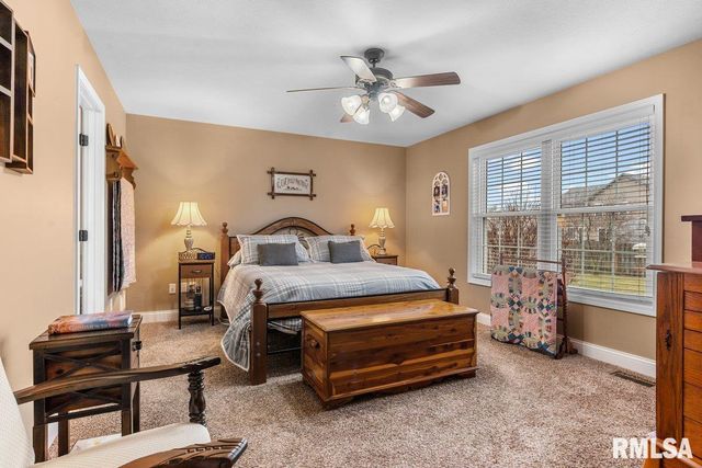 1606 Chriswell Gardens Street, Chatham, IL 62629