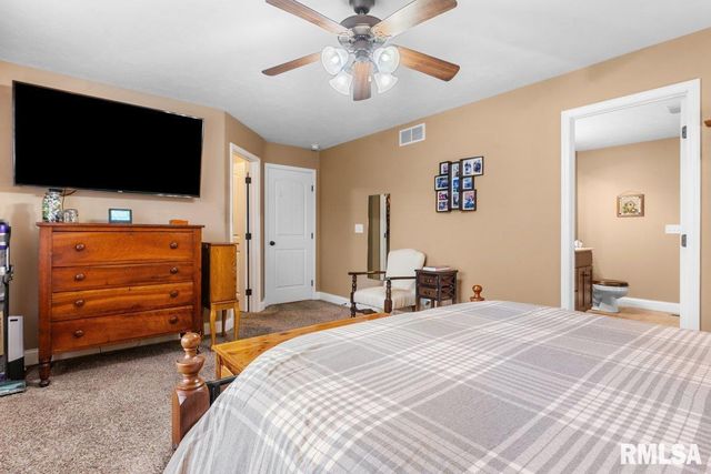 1606 Chriswell Gardens Street, Chatham, IL 62629