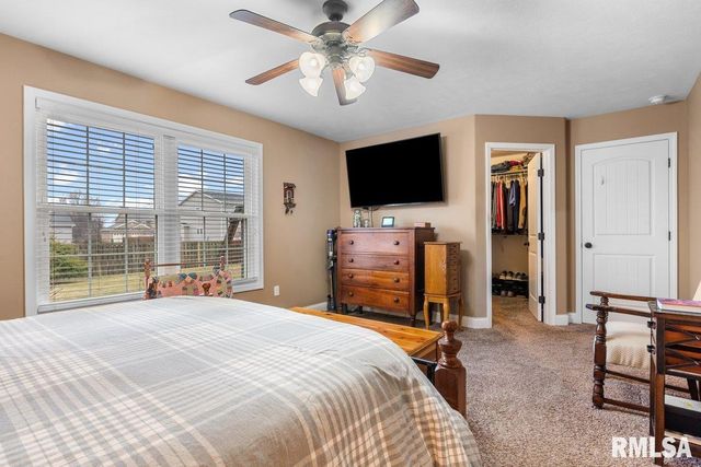 1606 Chriswell Gardens Street, Chatham, IL 62629